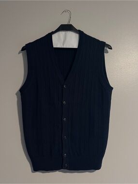 Roundtree & Yorke Men’s Navy Cable Knit Button-Front Sweater Vest (Size M)